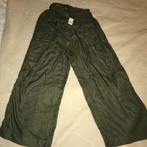 NWT American Eagle Flowy Wide leg pants